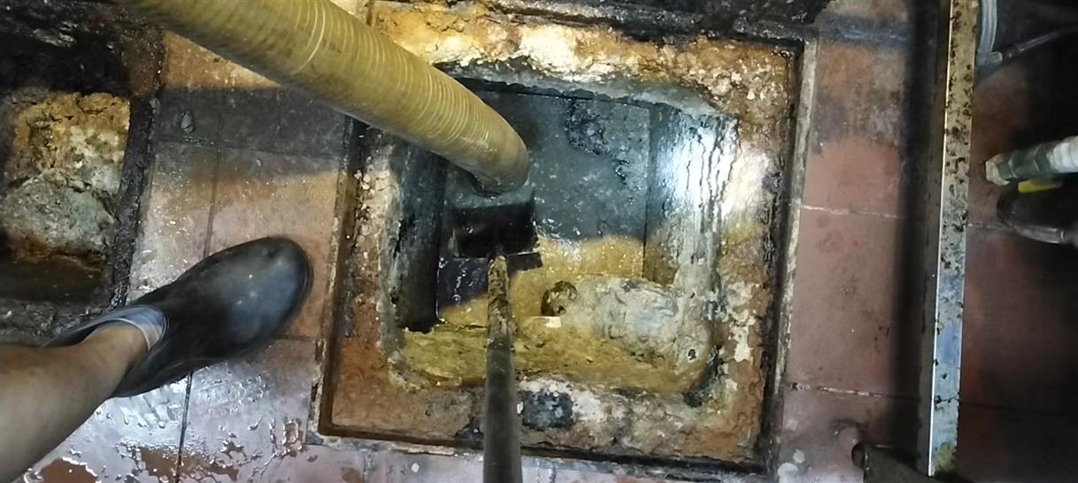 青云谱化油池清理-污水池清掏